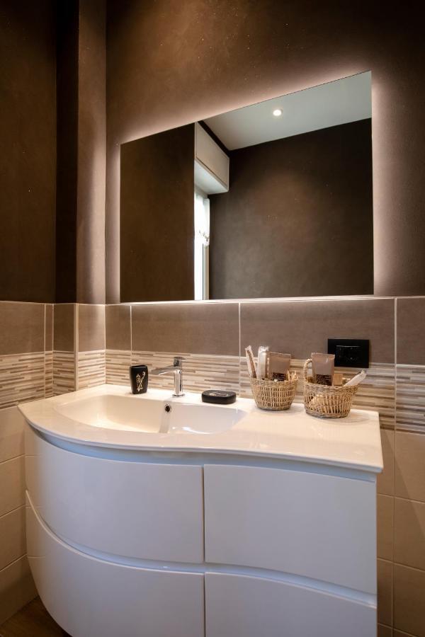 La Lupa Apartment - In The Heart Of Aosta With Car Box Екстериор снимка