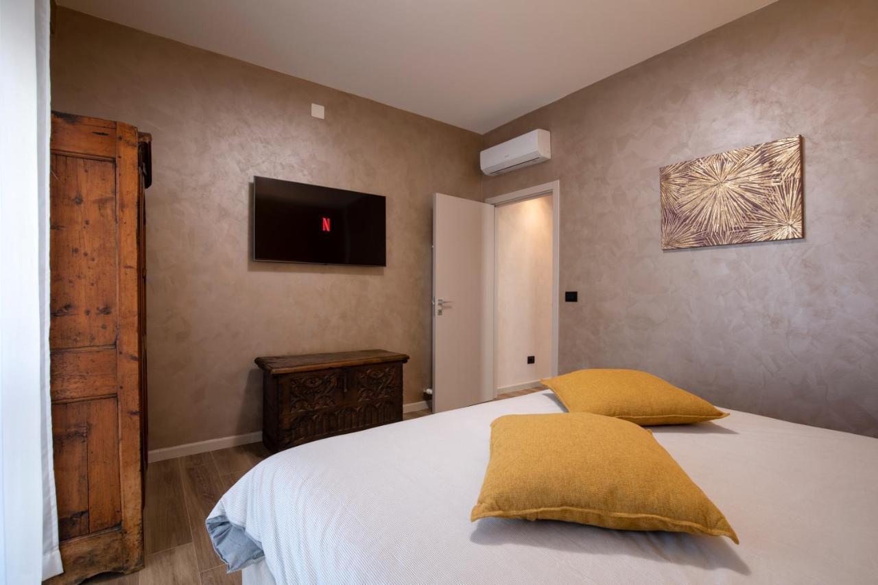 La Lupa Apartment - In The Heart Of Aosta With Car Box Екстериор снимка