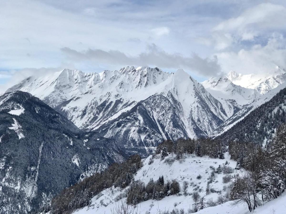 La Lupa Apartment - In The Heart Of Aosta With Car Box Екстериор снимка